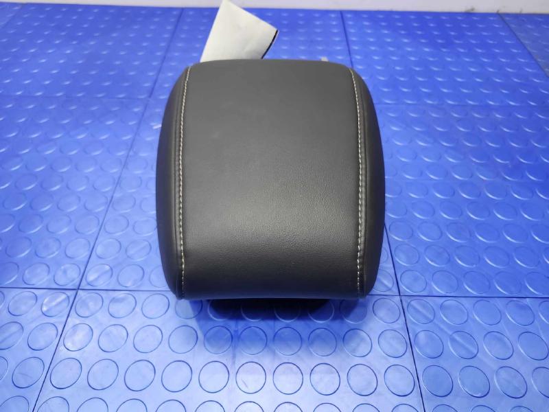 2022 Mitsubishi Eclipse Cross Headrest