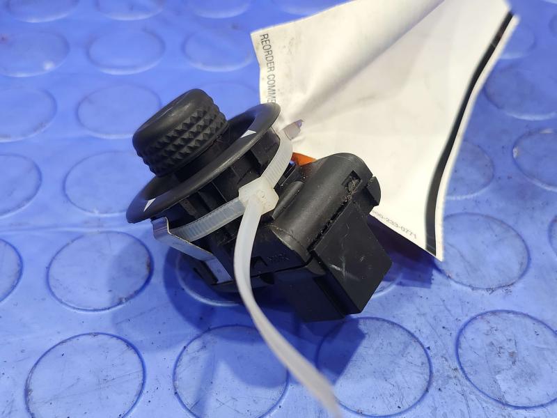 2006 Ford Mustang Door Switch Front