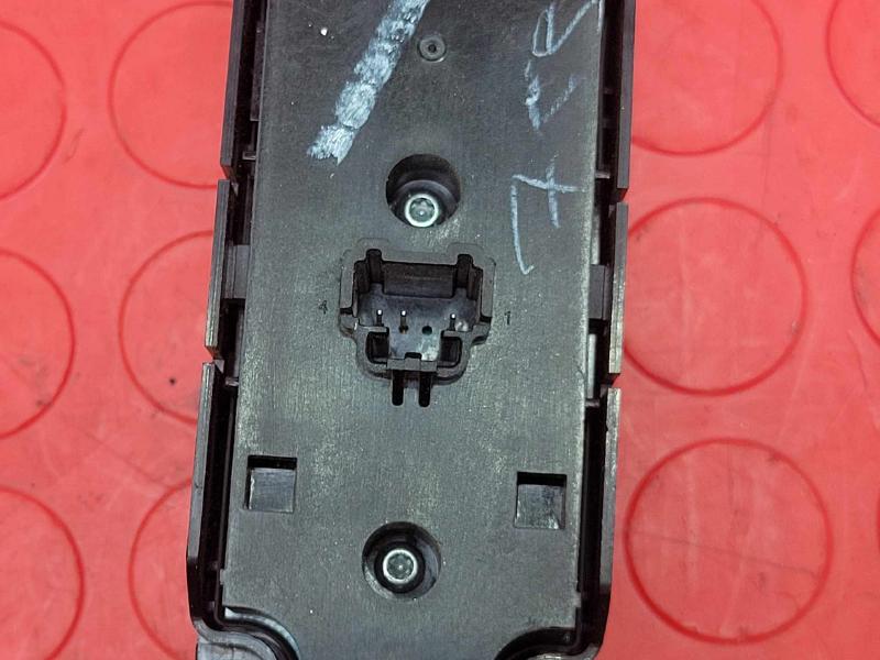 2013 Ford Fusion Door Switch Front