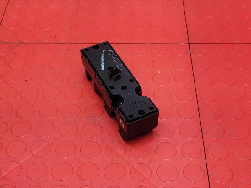 2013 Ford Fusion Door Switch Front