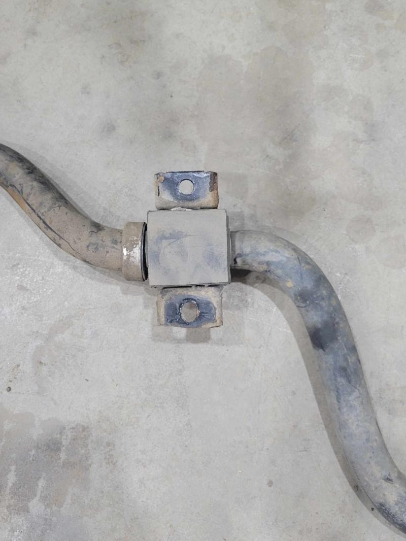 2004 Lincoln Navigator Stabilizer Bar