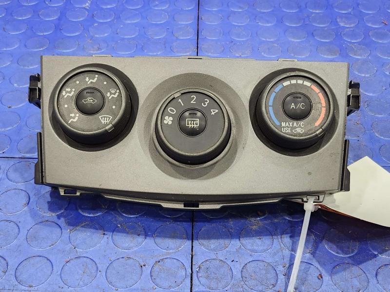 2011 Toyota Corolla Heater A/C Control