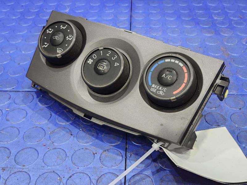 2011 Toyota Corolla Heater A/C Control