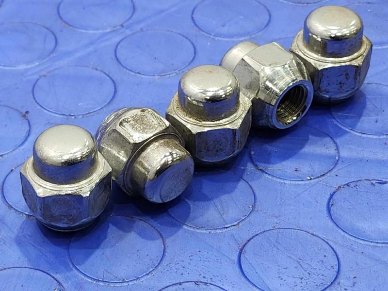 2015 Mazda Mazda6 Lug Nuts