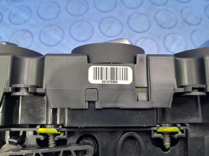 2013 Volkswagen Beetle Heater A/C Control