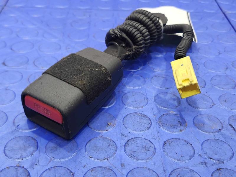 2012 Hyundai Veloster Front Seat Belt