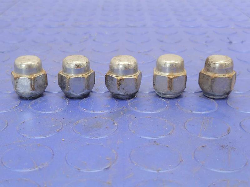 2010 Nissan Murano Lug Nuts