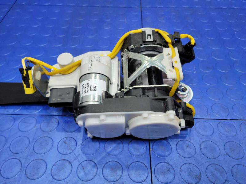 2015 Audi A6 Front Seat Belt