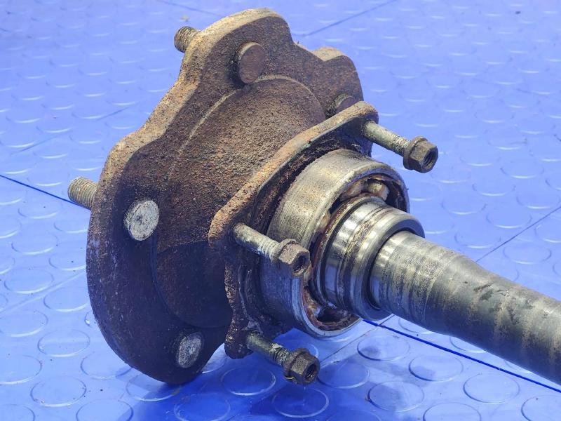 1998 Chevrolet Tracker Axle Shaft