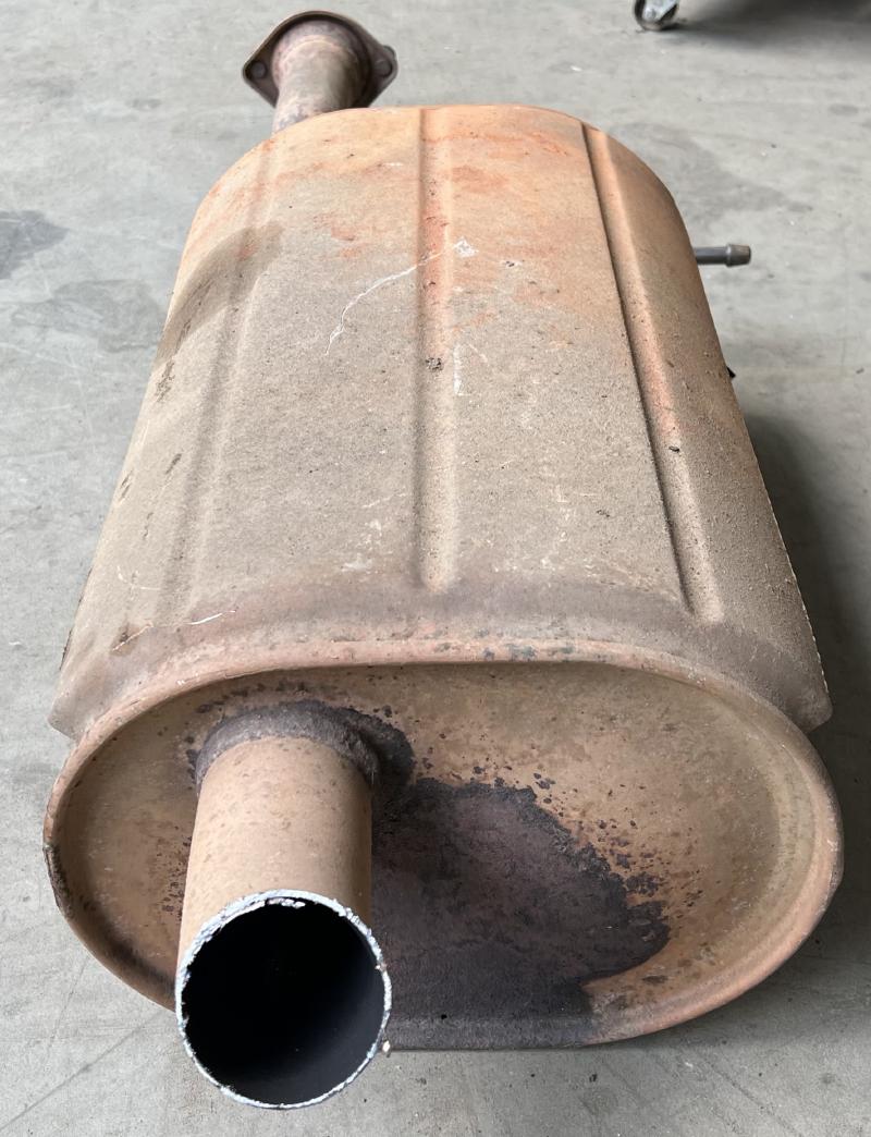 2004 Chevrolet Colorado Muffler