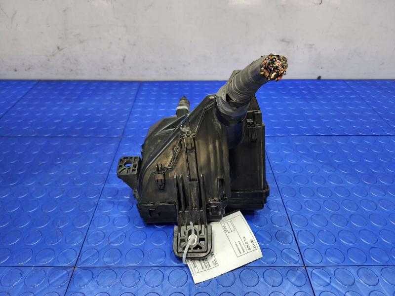 2015 Toyota Prius Engine Fuse Box