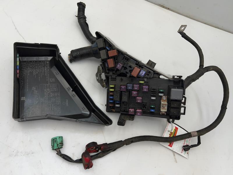 2016 Subaru Forester 2.5L Engine Bay Fuse Box Relay Box Assembly OEM 82241SG010