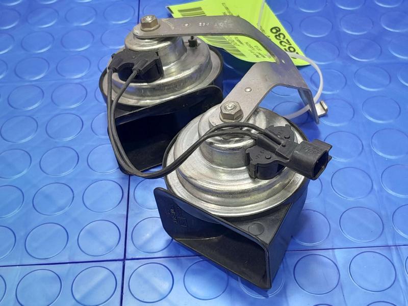 2013-2016 Ford Fusion Lincoln MKZ Dual Note Horn Assembly OEM DG9Z13832A