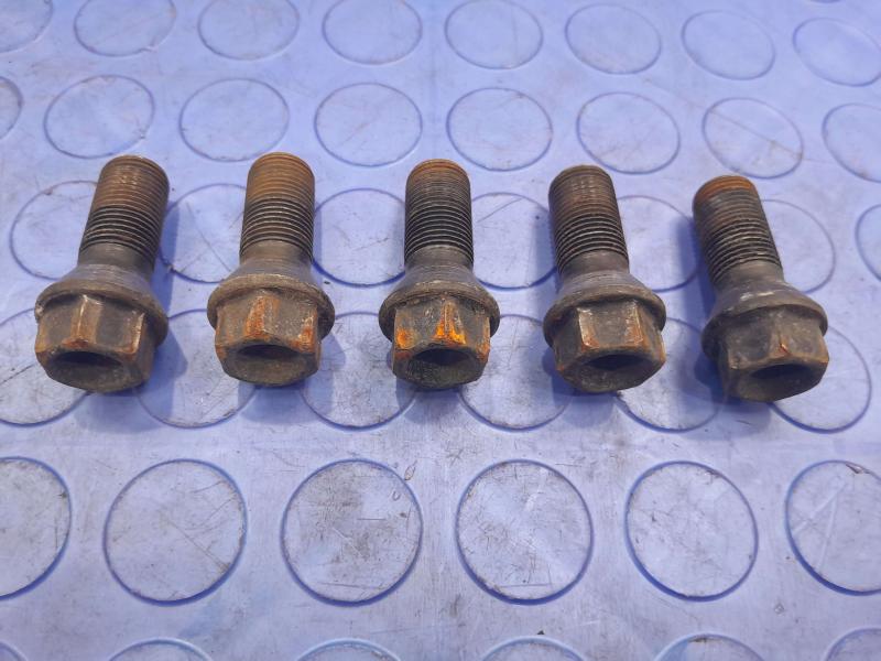 2015 BMW 328i Lug Nuts