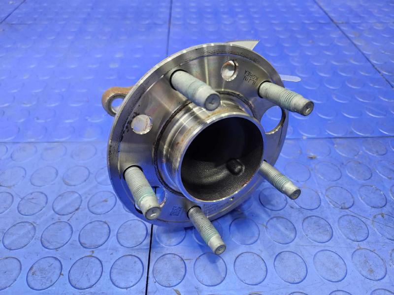 2024-2025 Buick Envista Rear Wheel Hub and Bearing Assembly OEM 13546940