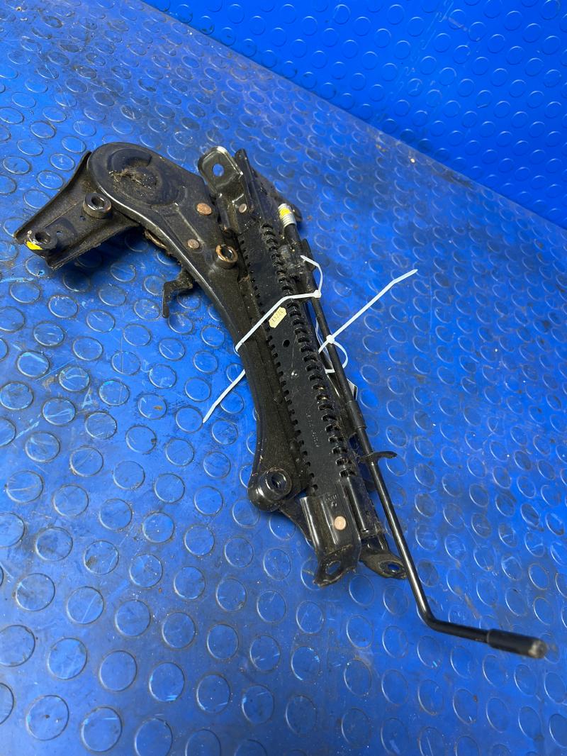 2003 Honda Pilot Seat Track