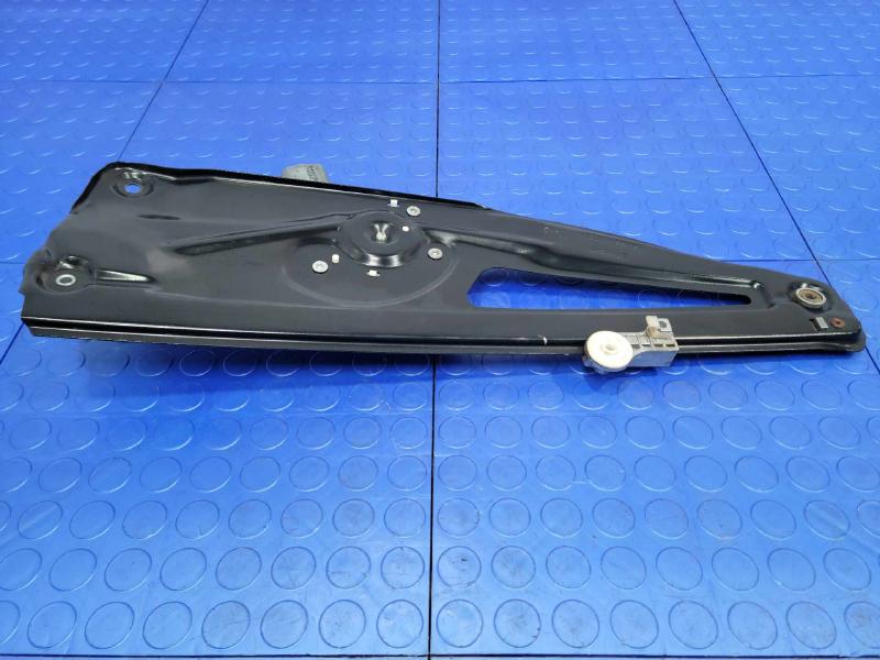2010 Land Rover Range Rov Side/Rear/Cargo Regulator