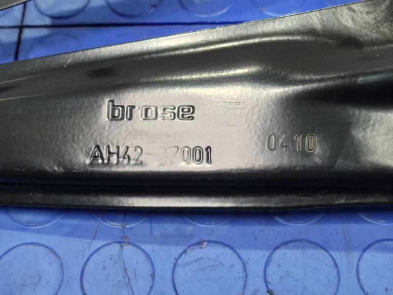 2010 Land Rover Range Rov Side/Rear/Cargo Regulator