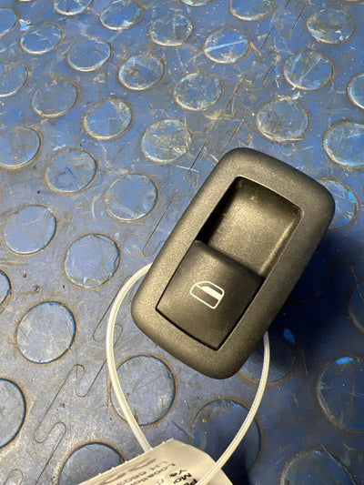 2011 - 2013 Jeep Grand Cherokee Rear Window Switch LH or RH OEM 68030832AB