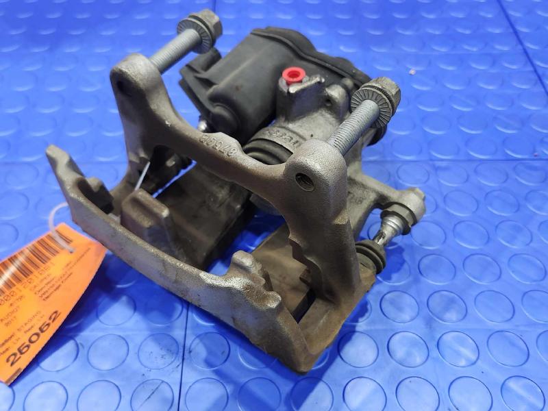 2017 Audi Q7 Caliper