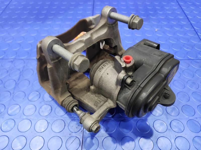 2017 Audi Q7 Caliper