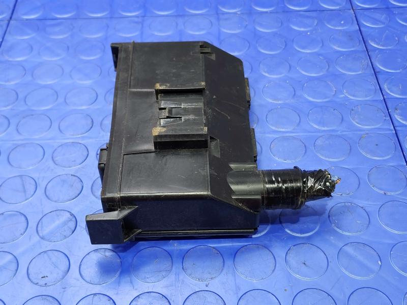 2013 Infiniti FX35 Engine Fuse Box