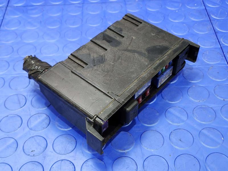 2013 Infiniti FX35 Engine Fuse Box