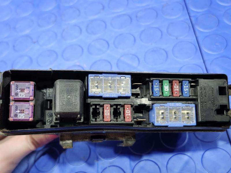 2013 Infiniti FX35 Engine Fuse Box