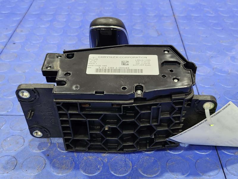 2013 Chrysler 300 Floor Shifter