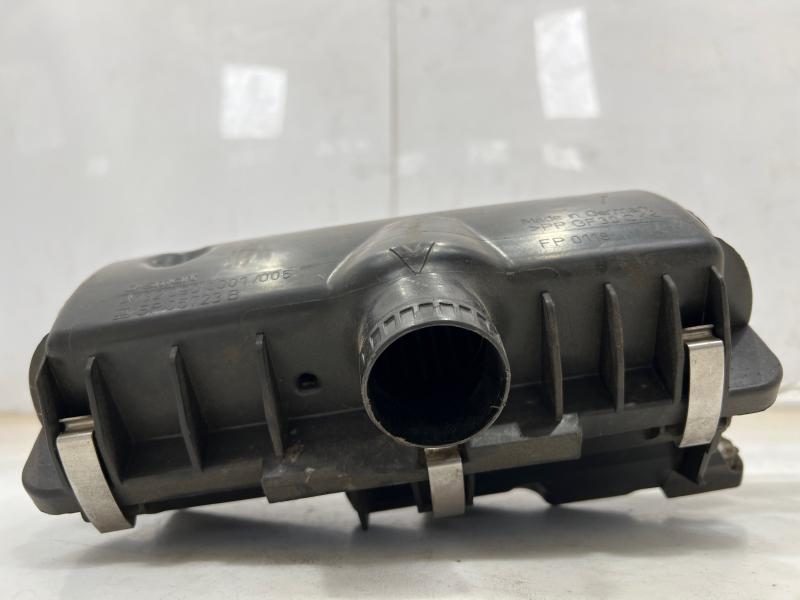 2008 - 2015 Smart Fortwo Air Cleaner Box Assembly Genuine OEM 1320900001