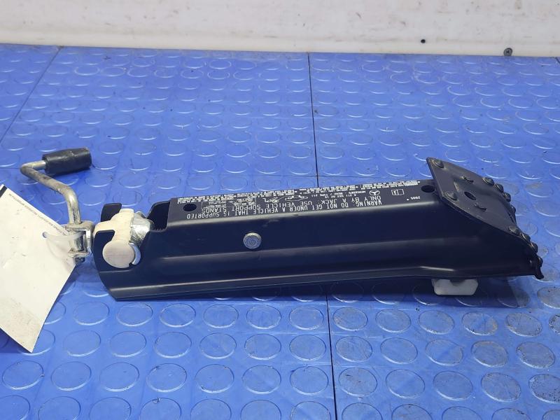 2006 Mercedes CLS-Class Jack Assembly