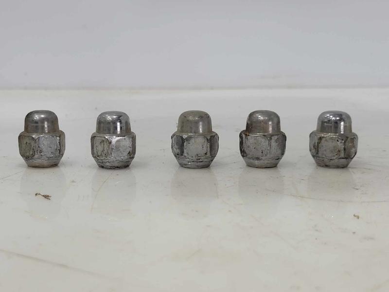 2016 Hyundai Elantra Lug Nuts