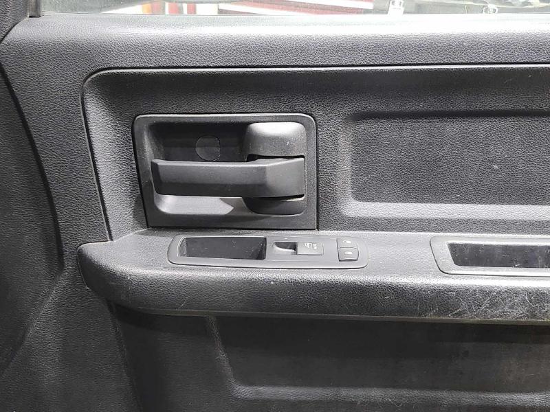 2014 Ram 1500 Front Door Trim Panel