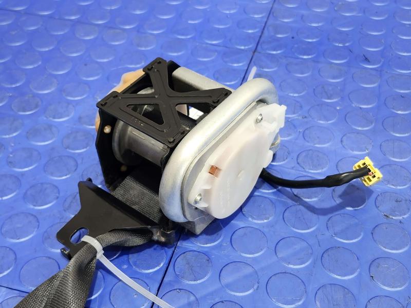 2008 Honda Fit Front Seat Belt