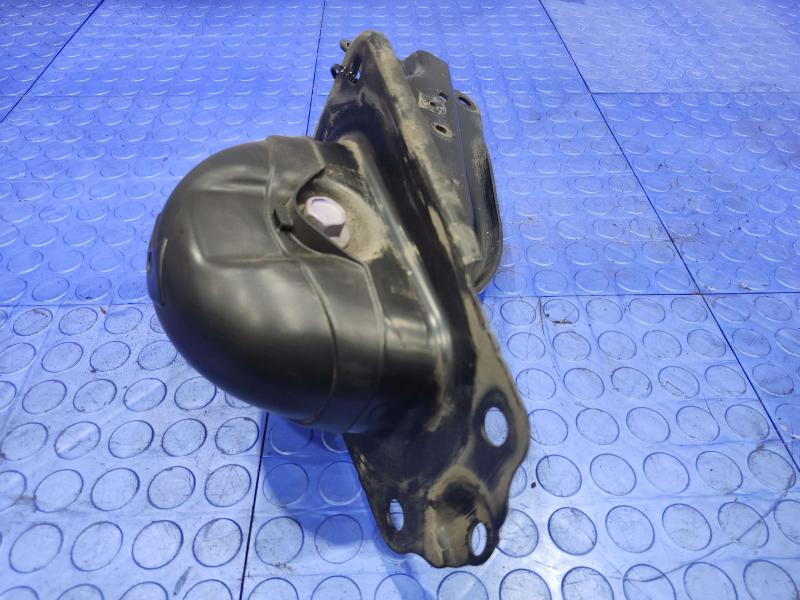 2017 Toyota Prius Lower Control Arm Rr