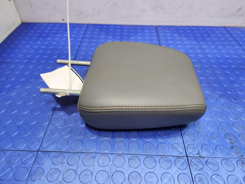 2012 Ford F-250 Super Duty Headrest