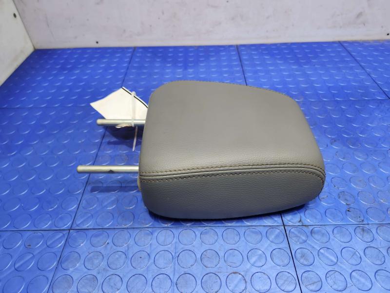 2012 Ford F-250 Super Duty Headrest