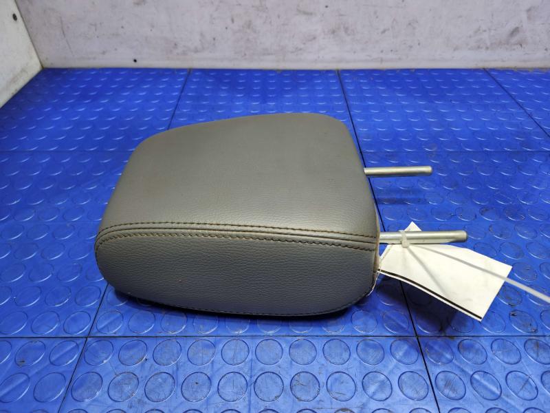 2012 Ford F-250 Super Duty Headrest