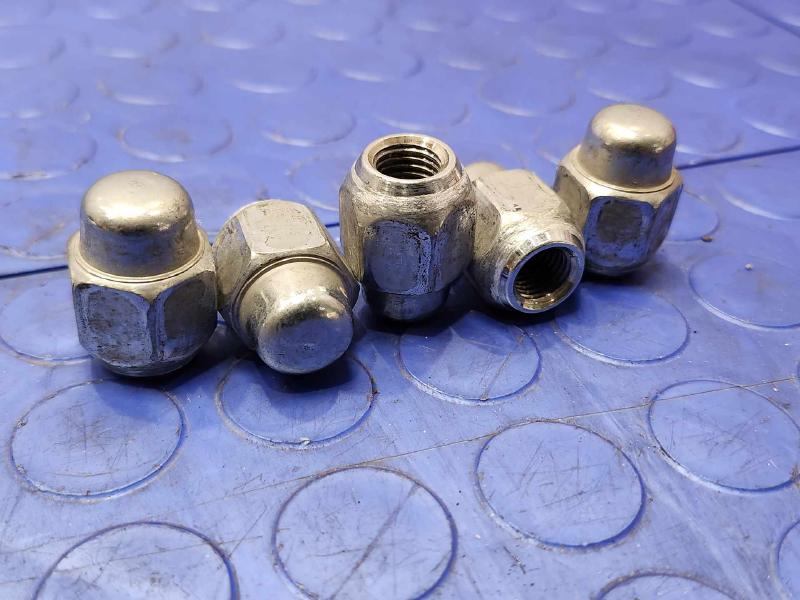 2015 Hyundai Santa Fe Lug Nuts