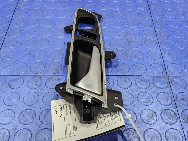 2018 Volkswagen Passat Inside Door Handle