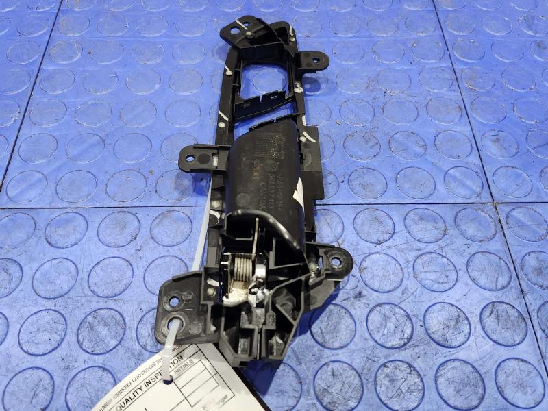 2018 Volkswagen Passat Inside Door Handle