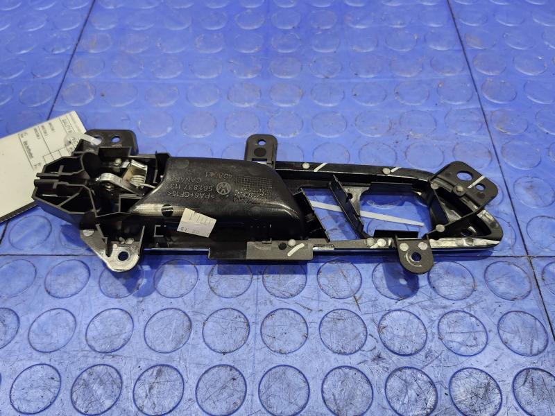 2018 Volkswagen Passat Inside Door Handle