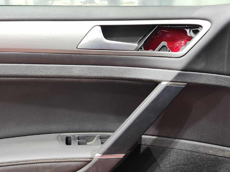 2015 Volkswagen Golf Front Door Trim Panel