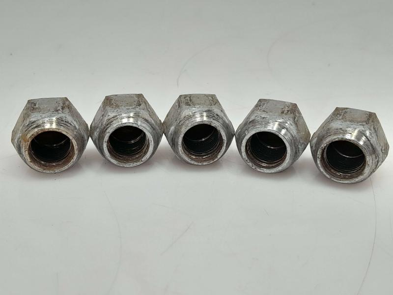 2005 Subaru Legacy Lug Nuts