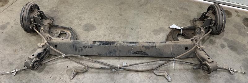 2014 - 2019 Nissan Versa 1.6L Rear Beam Axle Rear Suspension Assembly OEM 555013WC1B