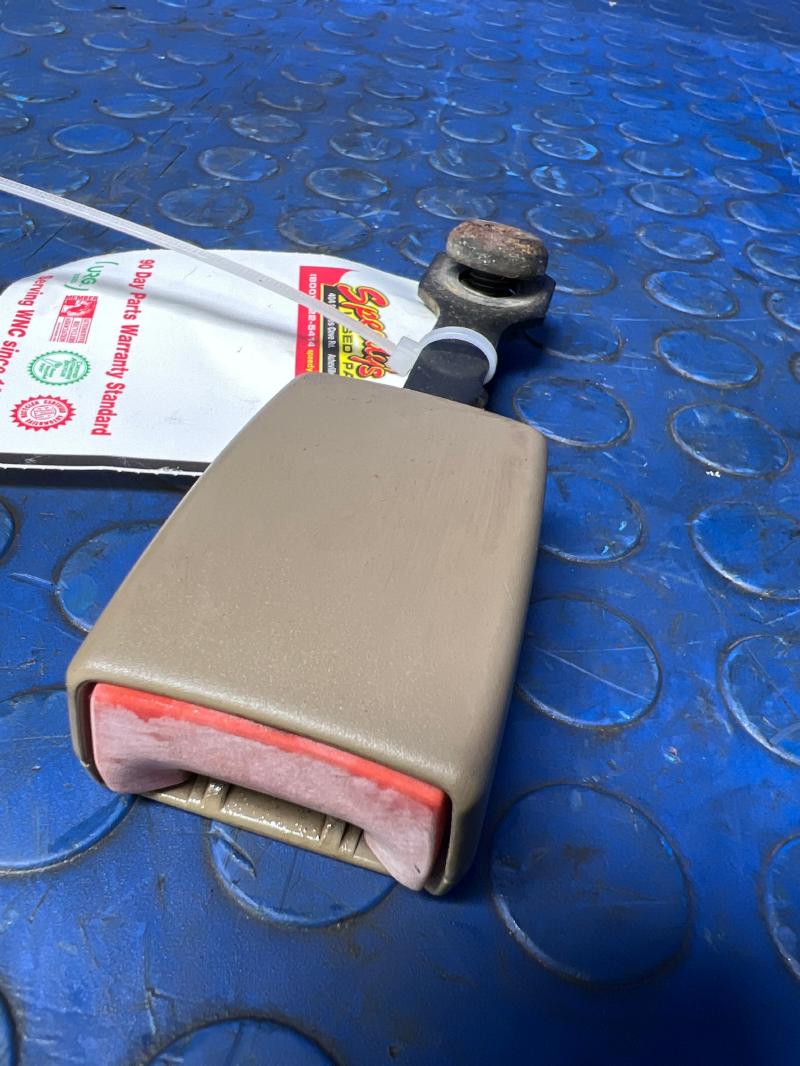 1997 - 1999 Jaguar XK8 Front Seat Belt Buckle RH Passenger Side Oatmeal OEM HJA7012DAAGD