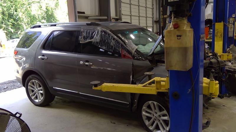 2013 Ford Explorer Front Door Regulator