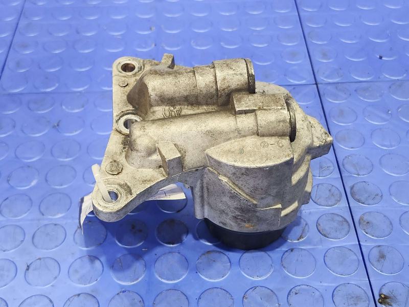2011 Toyota Prius Oil Filter Housing