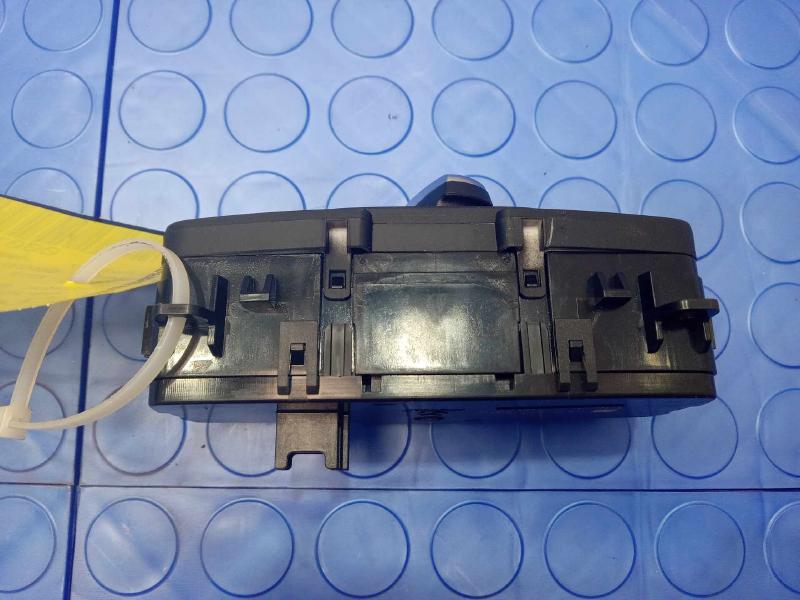 2015 BMW 428i Headlight Switch (Dash Mtd)