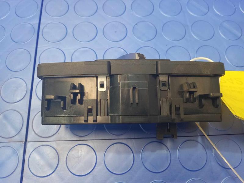 2015 BMW 428i Headlight Switch (Dash Mtd)